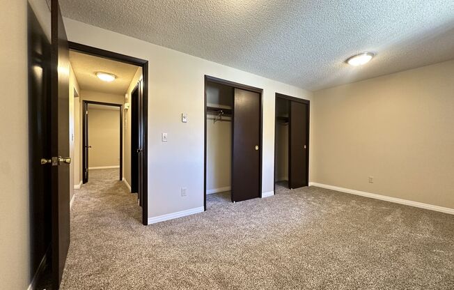 2 beds, 1 bath, 840 sqft, $1,200, Unit 19