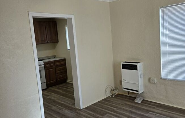 2 beds, 1 bath, $2,500