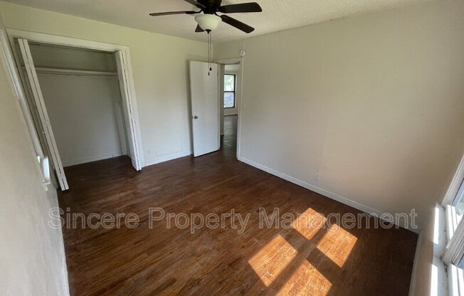 5102 N BEAVER AVE