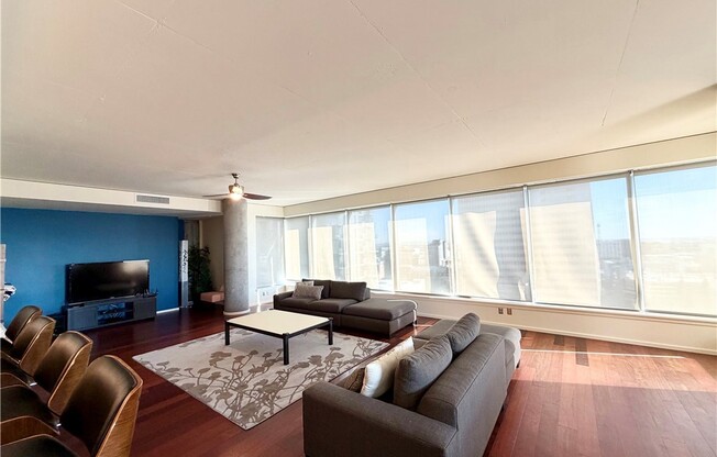 2 beds, 2.5 baths, 2,346 sqft, $6,800, Unit 1701