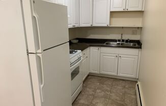 2 beds, 1 bath, $1,000, Unit 209