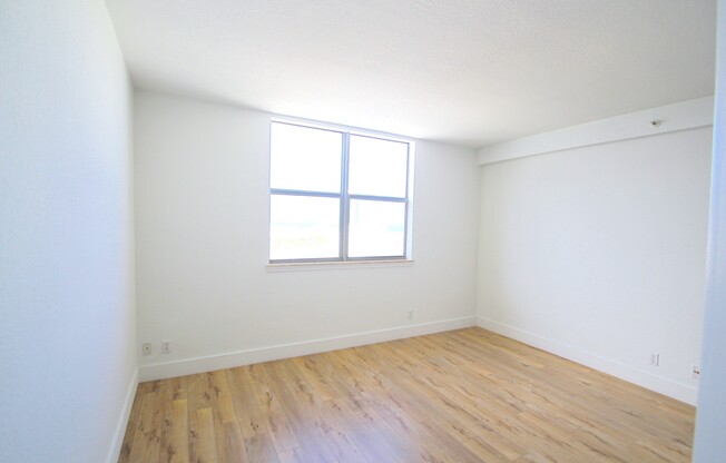 2 beds, 2 baths, 1,299 sqft, $3,200, Unit Unit 1001