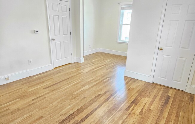 3 beds, 2 baths, 1,300 sqft, $3,250, Unit 2