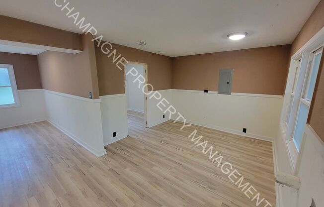 Large home in Ruskin!