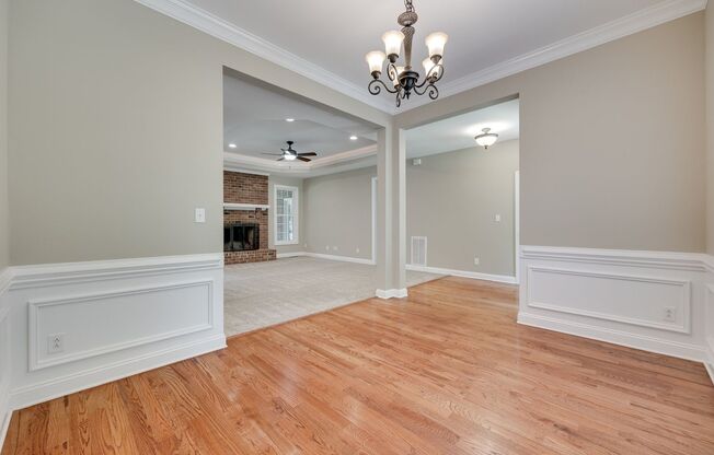 Beautiful 3 bedroom 2 bath Ranch with Bonus room in Lake Wylie!