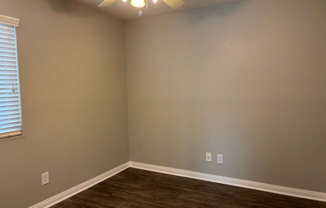 2 beds, 1 bath, 850 sqft, $2,560, Unit 1531D