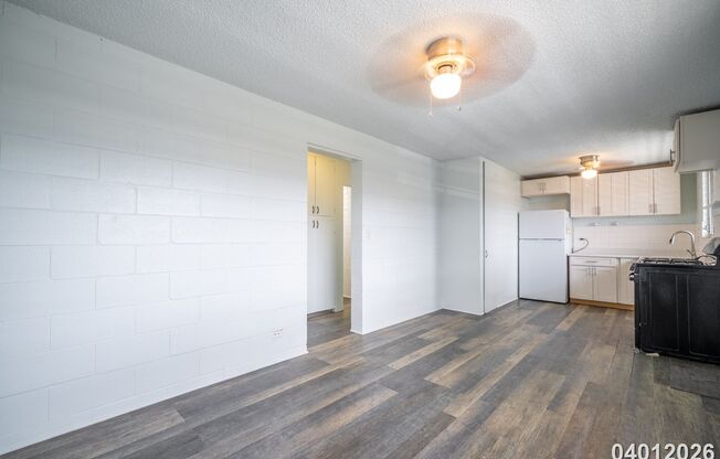 Cozy Town Living – Charming 2-Bed, 1-Bath