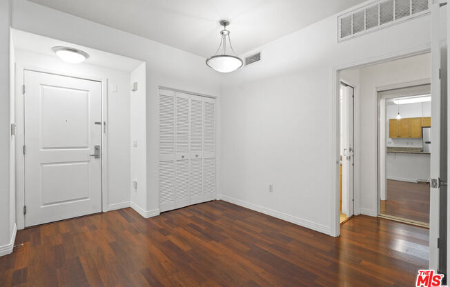 2 beds, 2 baths, 1,042 sqft, $3,100, Unit 115