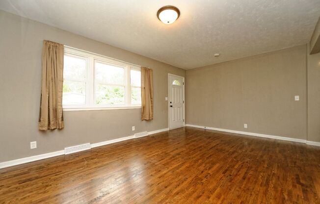 4 Bedroom / 2 Bath Home Available Now!