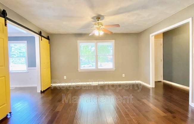 802 TIVERTON PL