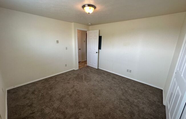 1 bed, 1 bath, $1,000, Unit 09