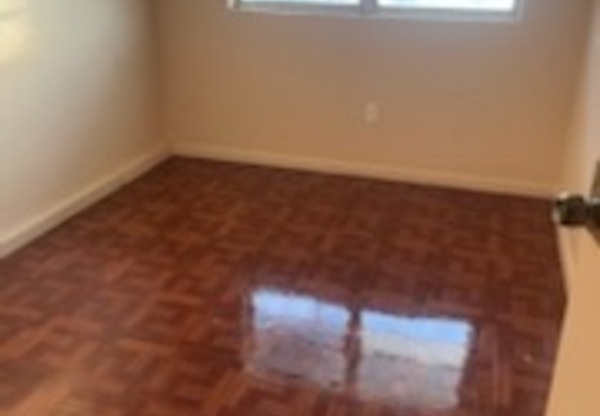 3000 ORANGE CTR BLVD