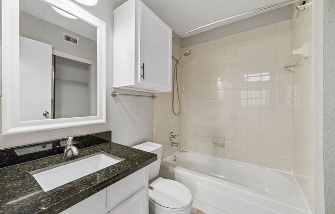 2 beds, 2 baths, 800 sqft, $1,495, Unit 1111