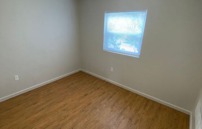 2 beds, 1 bath, 675 sqft, $718, Unit 430 Tefft-Unit 07
