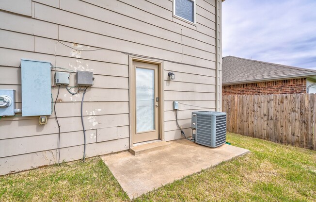 3 beds, 2 baths, $1,595