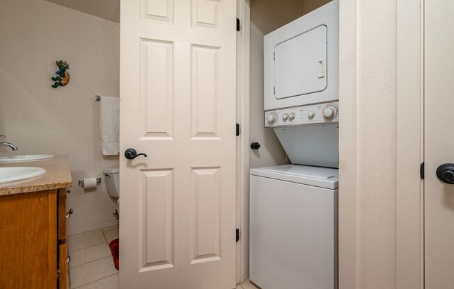 1 bed, 1 bath, $1,800, Unit UNIT 40