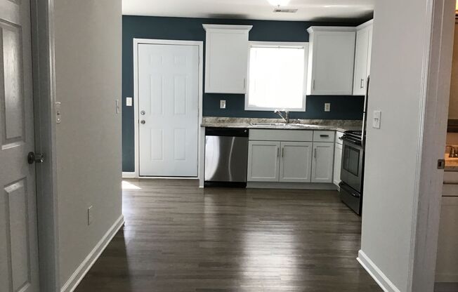 2 beds, 1.5 baths, 1,083 sqft, $1,375, Unit I-8