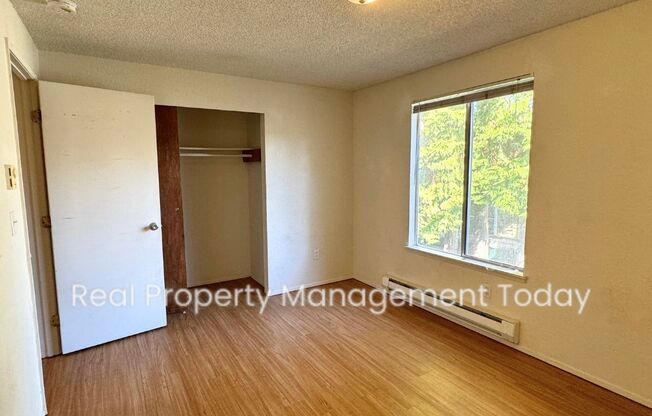 3 beds, 1.5 baths, 1,200 sqft, $1,950, Unit 8410 Unit B