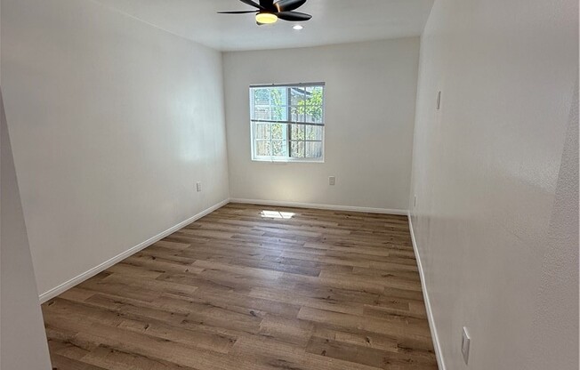 1789 W 37 DR