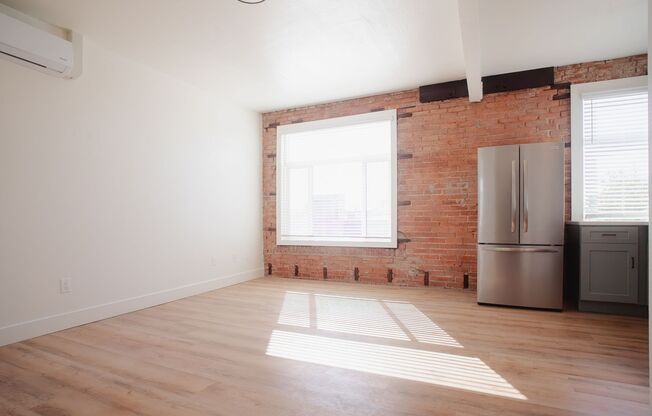 Studio, 1 bath, 324 sqft, $2,350, Unit 202