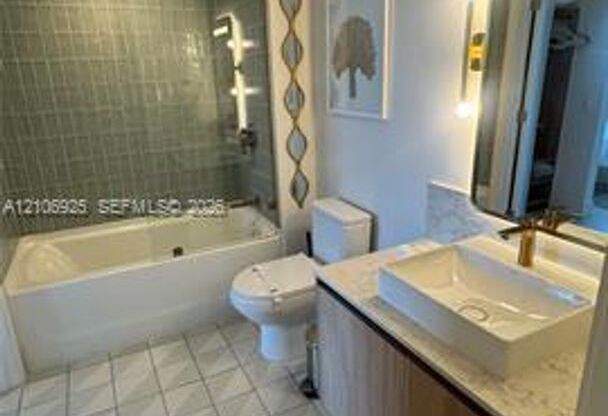1 bed, 1 bath, $3,800, Unit # 159