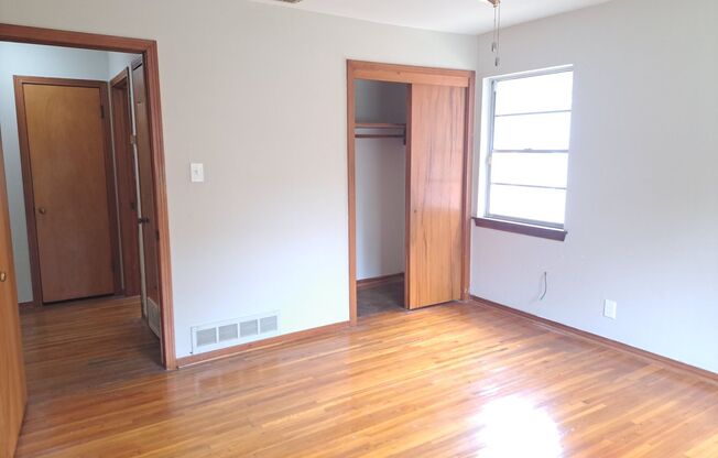 2 beds, 1 bath, $1,795