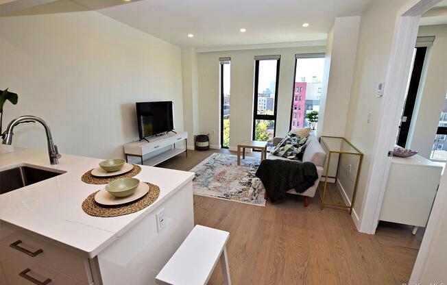1 bed, 1 bath, 565 sqft, $3,600, Unit 8A