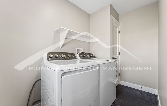 2 beds, 1 bath, $2,500