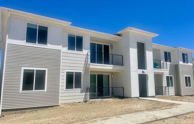 MODERN LUXURY 2BD/2BA/2CAR CONDO in Briargate