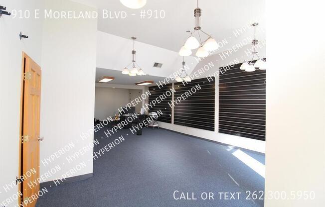 910 E MORELAND BLVD