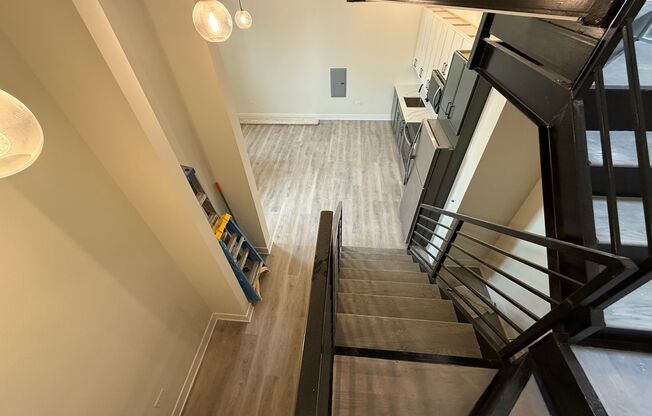 2 beds, 2 baths, 1,000 sqft, $3,985, Unit 211