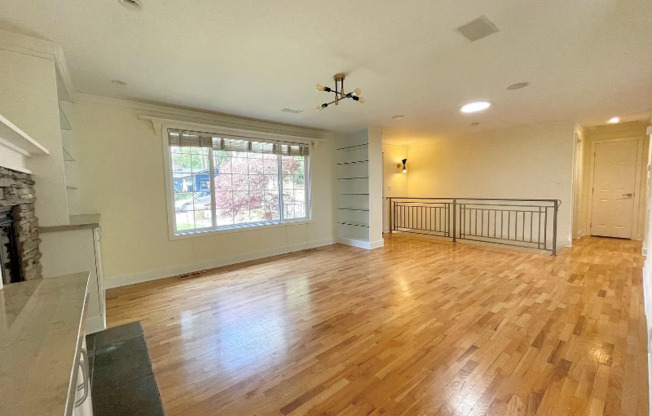 11044 111 AVE NE