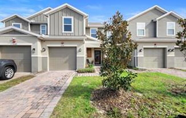 3 Bedroom / 2.5 Bath Townhome in Sanford Available 6/1/25!