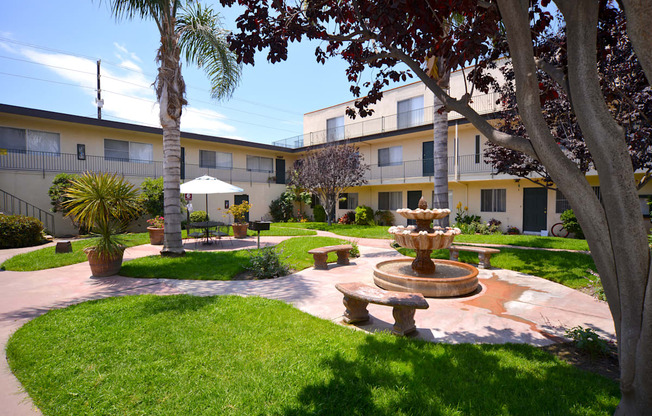 Ocean View Townhomes courtyard