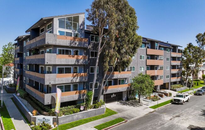 110 South Sweetzer Ave