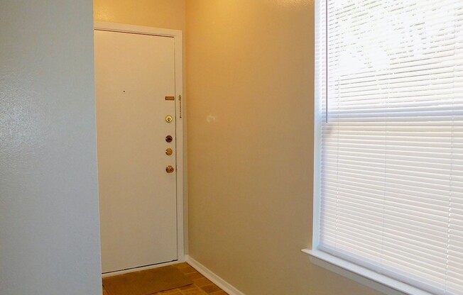 2 beds, 1 bath, $1,000