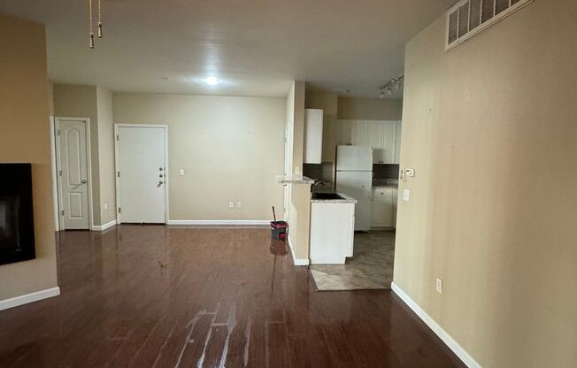 2 beds, 2 baths, $1,695, Unit UNIT 288