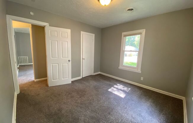 3 beds, 1 bath, $985