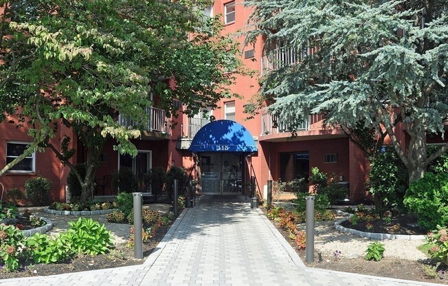 115 W Squantum St