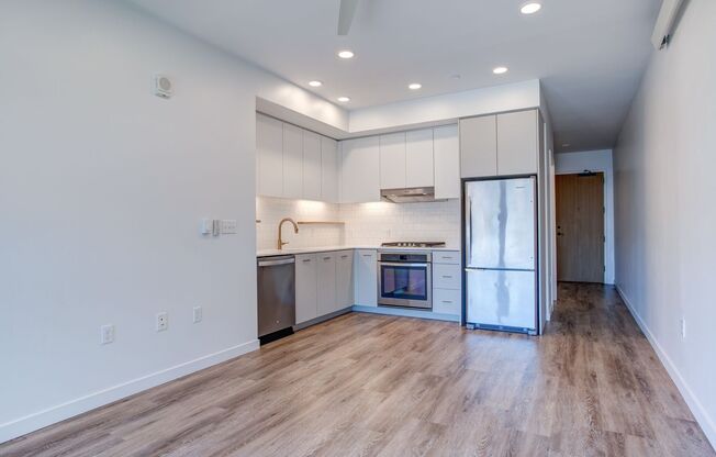 1 bed, 1 bath, 606 sqft, $1,495, Unit 409
