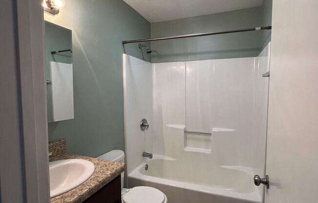 2 beds, 1 bath, $950, Unit Unit 1