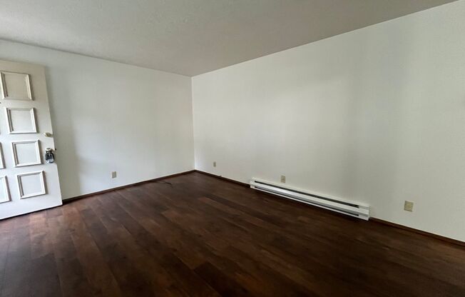 1 bed, 1 bath, 500 sqft, $1,050, Unit 494