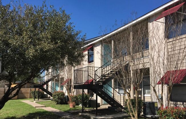 1 bed, 1 bath, 488 sqft, $1,100, Unit 9A