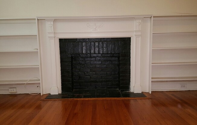 3 beds, 2 baths, 1,300 sqft, $2,300, Unit H1