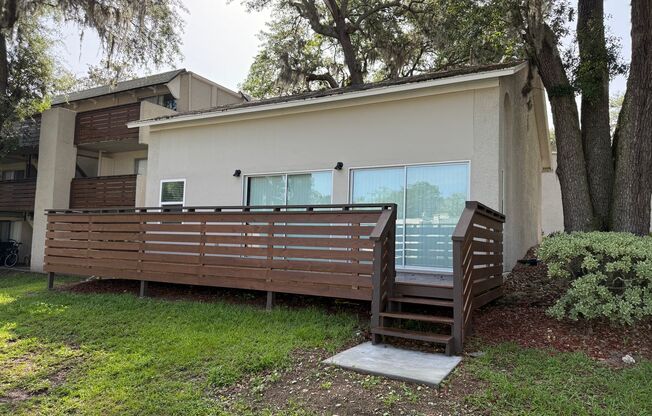 2 beds, 1 bath, 1,100 sqft, $1,600, Unit P101