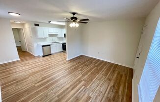 1 bed, 1 bath, $900, Unit G