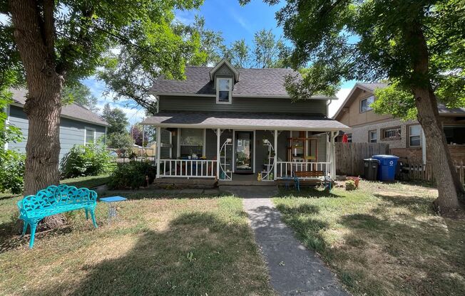 Adorable Duplex Near Downtown Loveland