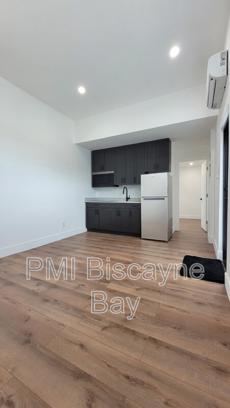 7801 BYRON AVE