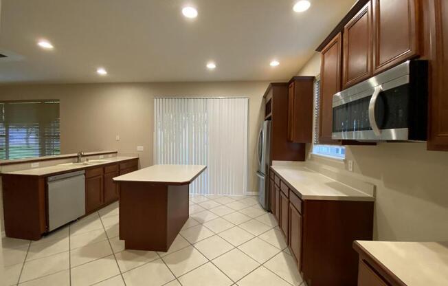 4 beds, 2 baths, 2,301 sqft, $2,350