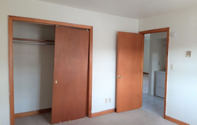 2 beds, 1 bath, 903 sqft, $1,240, Unit M-2